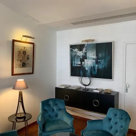 Delavigne Отель