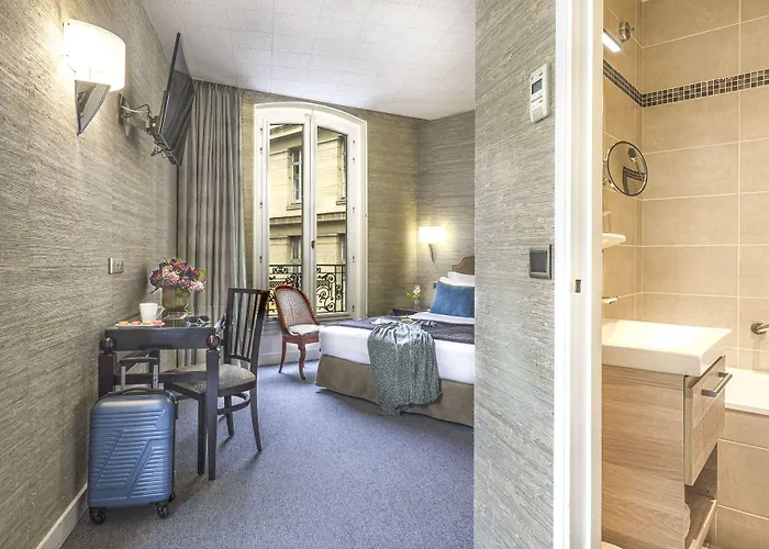 デラヴィーニュ 3* パリ