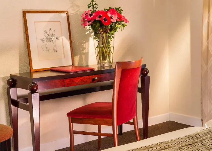 デラヴィーニュ パリ