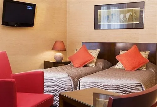 デラヴィーニュ パリ