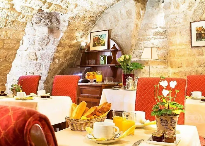Hotel Delavigne 3*